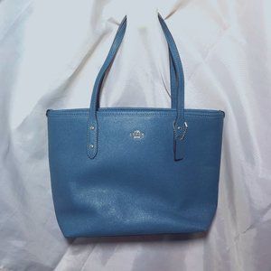 coach city small zip tote